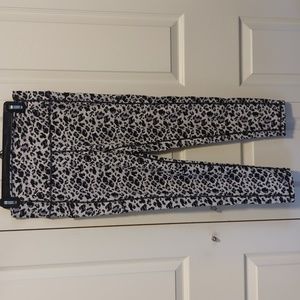 Zyia | Black & White Leopard Print Light n Tight Hi-rise, Size 10-12